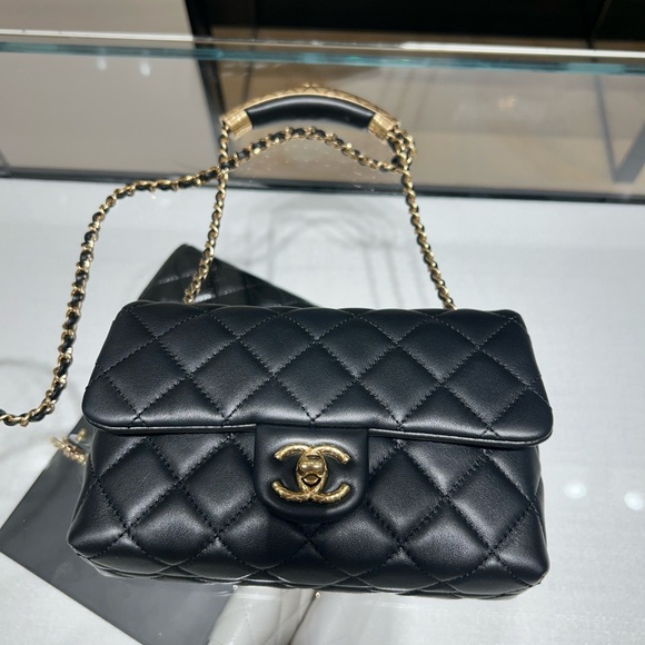 Authentic Chanel Bag - Picture 3 of 17